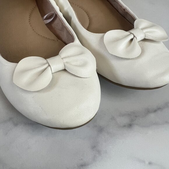 Cat & Jack Ballet Flat with Bow Detail, White, Size 1 - Picture 3 of 5